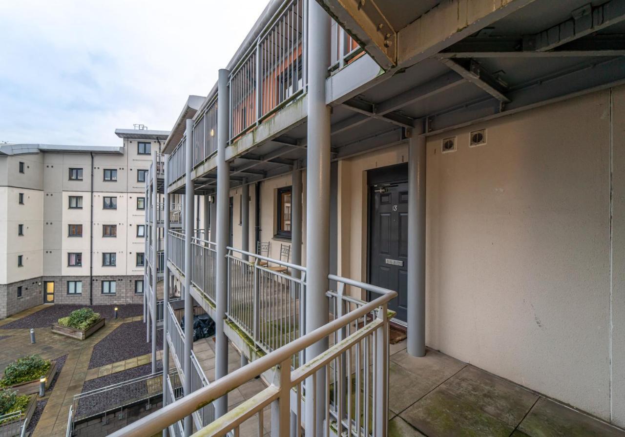 The New Lochend Park View Residence Edinburgh Exterior photo