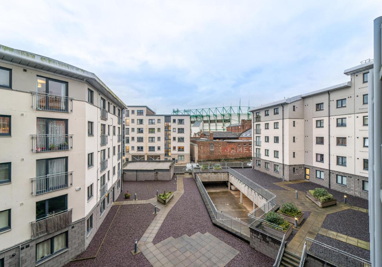 The New Lochend Park View Residence Edinburgh Exterior photo